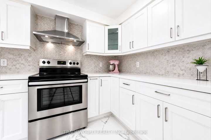 Photo 15 at 25 Bassett Avenue, Langstaff, Richmond Hill