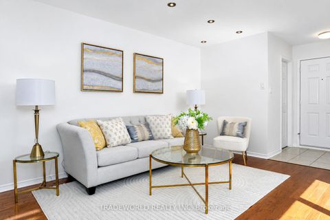 Photo 9 at 25 Bassett Avenue, Langstaff, Richmond Hill