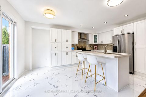 Photo 12 at 25 Bassett Avenue, Langstaff, Richmond Hill
