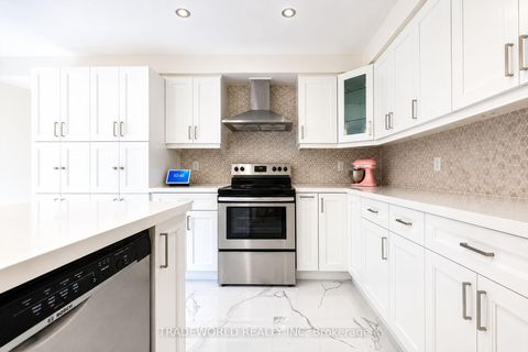 Photo 14 at 25 Bassett Avenue, Langstaff, Richmond Hill