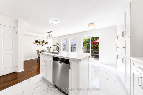 Photo 16 at 25 Bassett Avenue, Langstaff, Richmond Hill