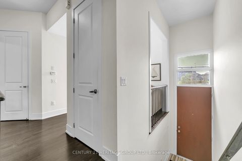 Photo 2 at 9136 Bathurst Street, Patterson, Vaughan