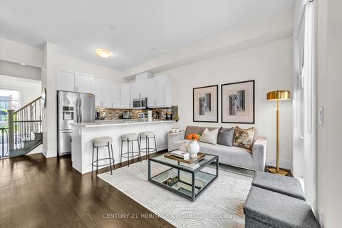 Photo 12 at 9136 Bathurst Street, Patterson, Vaughan