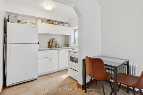 Photo 4 at 177 Varsity Road, Lambton Baby Point, Toronto
