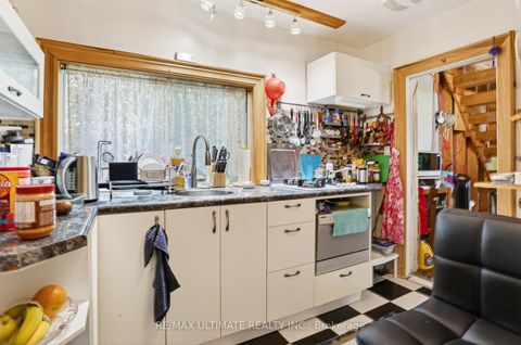 Photo 20 at 177 Varsity Road, Lambton Baby Point, Toronto
