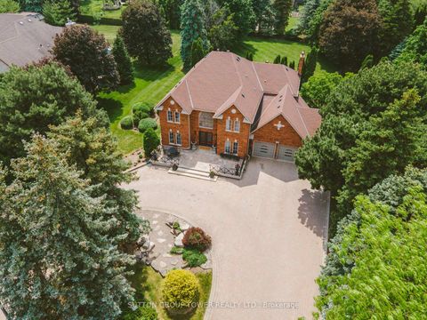 Photo 5 at 138 Dianawood Ridge, East Woodbridge, Vaughan