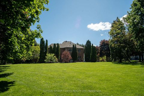 Photo 8 at 138 Dianawood Ridge, East Woodbridge, Vaughan