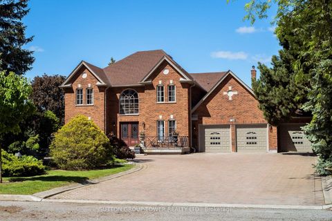 Photo 9 at 138 Dianawood Ridge, East Woodbridge, Vaughan