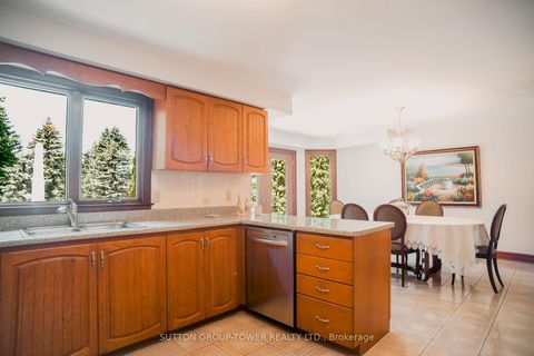 Photo 13 at 138 Dianawood Ridge, East Woodbridge, Vaughan