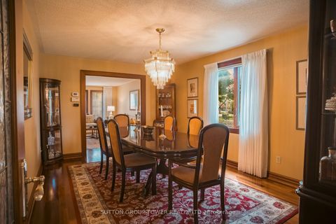 Photo 14 at 138 Dianawood Ridge, East Woodbridge, Vaughan