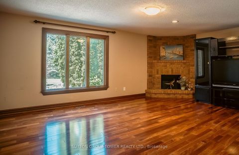 Photo 15 at 138 Dianawood Ridge, East Woodbridge, Vaughan