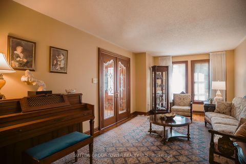 Photo 16 at 138 Dianawood Ridge, East Woodbridge, Vaughan