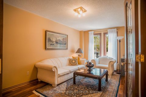Photo 17 at 138 Dianawood Ridge, East Woodbridge, Vaughan