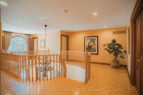 Photo 18 at 138 Dianawood Ridge, East Woodbridge, Vaughan
