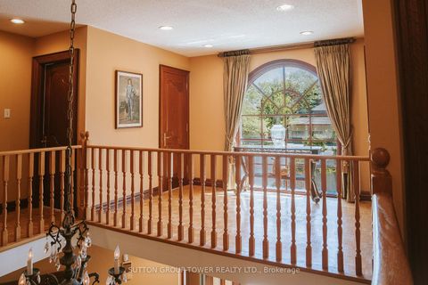 Photo 22 at 138 Dianawood Ridge, East Woodbridge, Vaughan