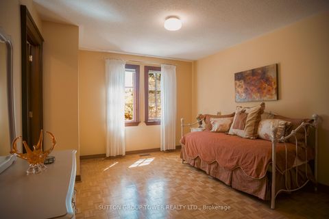 Photo 23 at 138 Dianawood Ridge, East Woodbridge, Vaughan