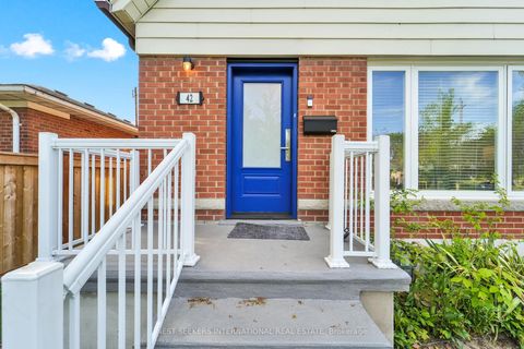 Photo 3 at 42 Fordwich Crescent, Kipling, Toronto