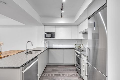Photo 13 at 109 - 160 Flemington Road E, Glen Park, Toronto