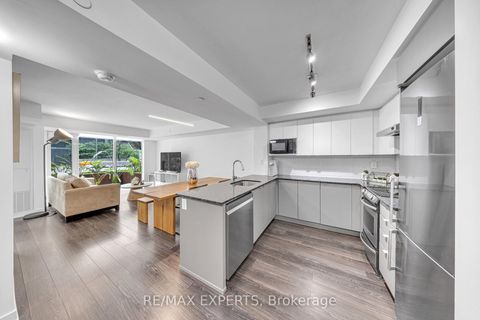 Photo 14 at 109 - 160 Flemington Road E, Glen Park, Toronto