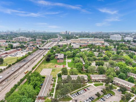 Photo 33 at 109 - 160 Flemington Road E, Glen Park, Toronto