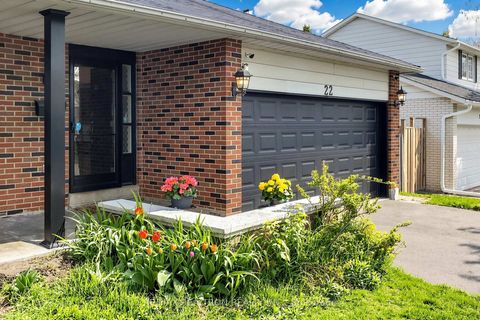 Photo 3 at 22 Deerpath Road, Donalda, Toronto