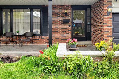 Photo 4 at 22 Deerpath Road, Donalda, Toronto