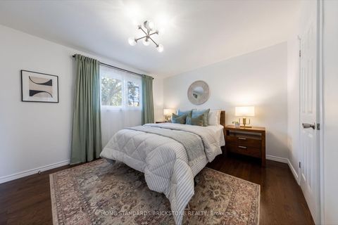 Photo 18 at 60 Madawaska Avenue, Newtonbrook East, Toronto