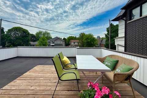 Photo 24 at 60 Madawaska Avenue, Newtonbrook East, Toronto