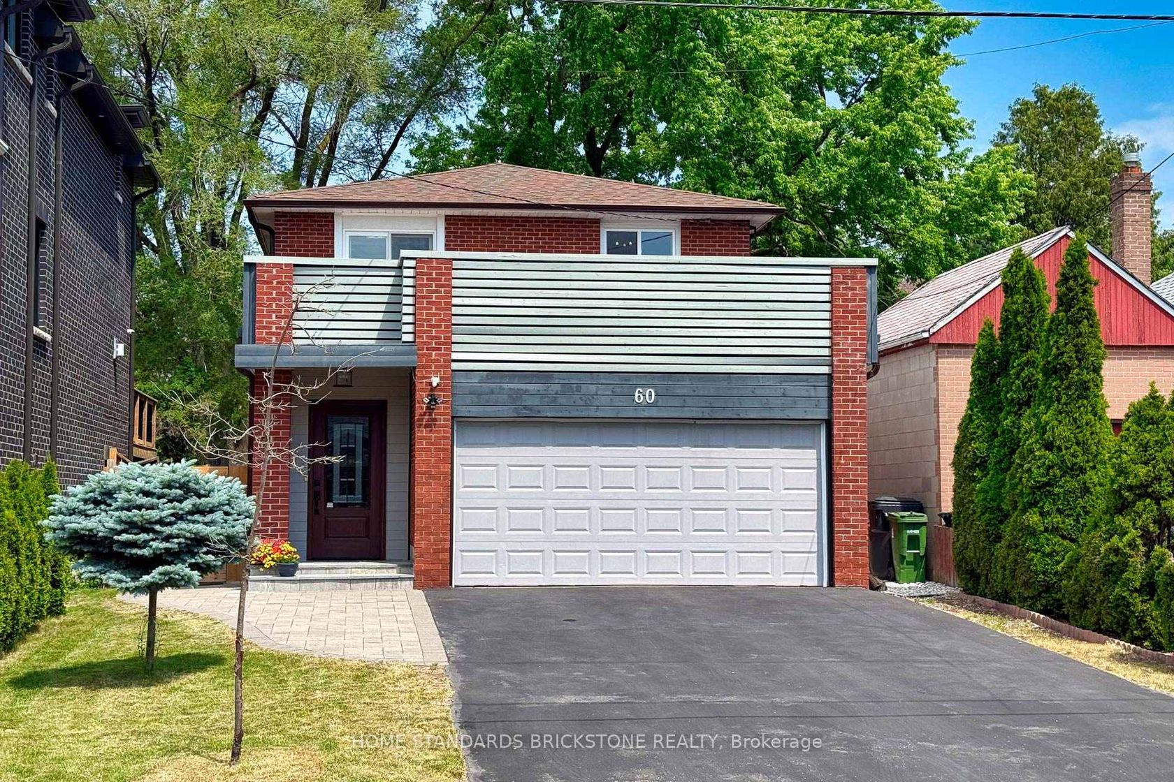 60 Madawaska Avenue, Newtonbrook East, Toronto photo number 2
