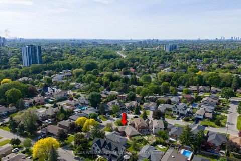 Photo 8 at 5 Paramount Court, Amesbury, Toronto