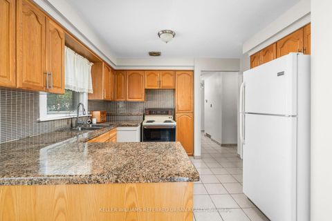Photo 13 at 5 Paramount Court, Amesbury, Toronto