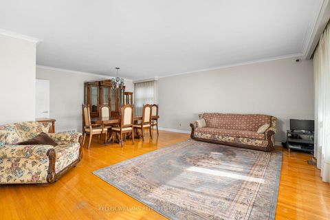 Photo 15 at 5 Paramount Court, Amesbury, Toronto