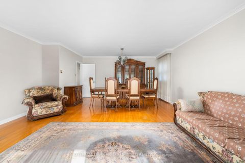 Photo 16 at 5 Paramount Court, Amesbury, Toronto