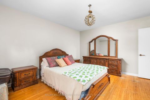 Photo 23 at 5 Paramount Court, Amesbury, Toronto