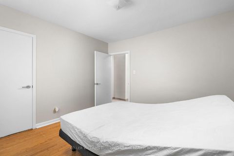 Photo 26 at 5 Paramount Court, Amesbury, Toronto