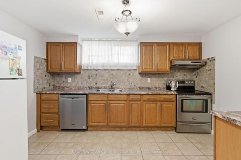Photo 36 at 5 Paramount Court, Amesbury, Toronto