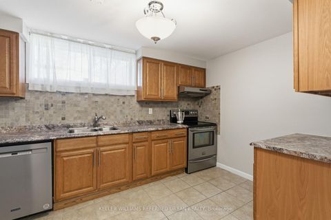 Photo 37 at 5 Paramount Court, Amesbury, Toronto