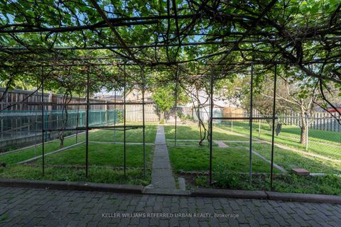 Photo 43 at 5 Paramount Court, Amesbury, Toronto