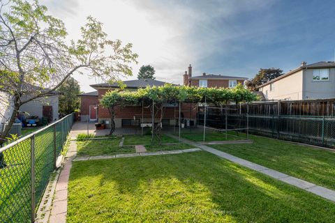 Photo 46 at 5 Paramount Court, Amesbury, Toronto