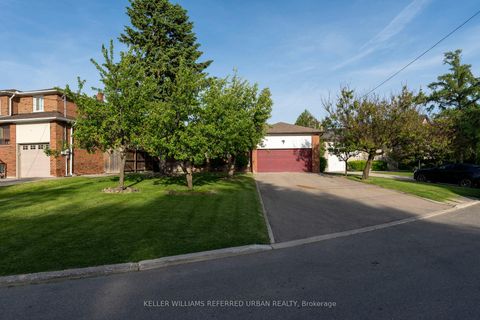 Photo 48 at 5 Paramount Court, Amesbury, Toronto