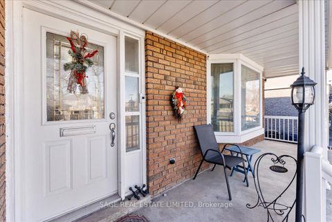 Photo 2 at 27 Kathrose Drive, Pleasant View, Toronto