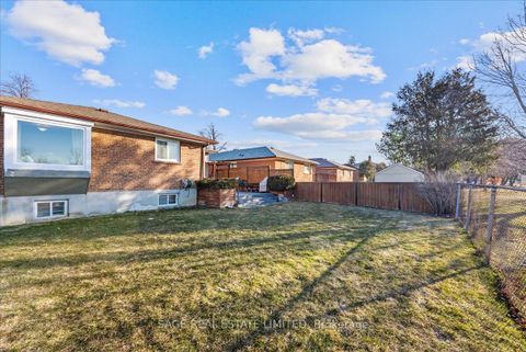 Photo 39 at 27 Kathrose Drive, Pleasant View, Toronto