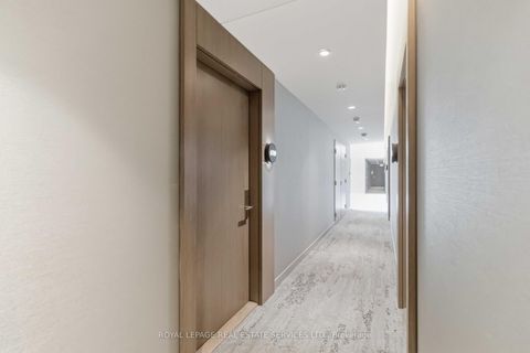 Photo 4 at 534 - 161 Roehampton Avenue, Mount Pleasant West, Toronto