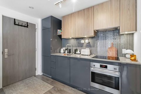 Photo 5 at 534 - 161 Roehampton Avenue, Mount Pleasant West, Toronto
