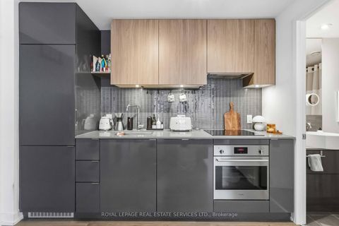 Photo 6 at 534 - 161 Roehampton Avenue, Mount Pleasant West, Toronto