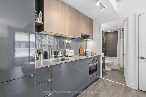 Photo 7 at 534 - 161 Roehampton Avenue, Mount Pleasant West, Toronto