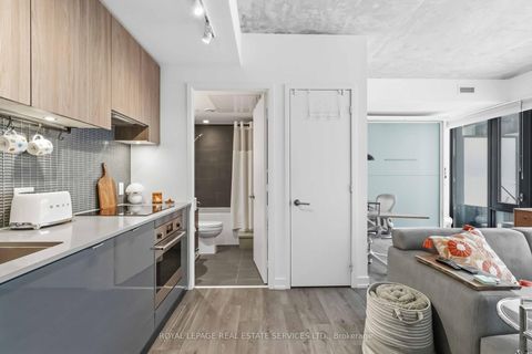 Photo 8 at 534 - 161 Roehampton Avenue, Mount Pleasant West, Toronto