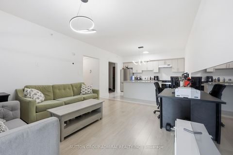 Photo 12 at 406 - 15 Kneeshaw Drive, Rural Barrie Southeast, Barrie