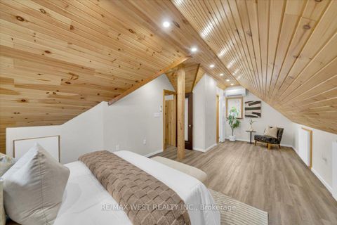 Photo 3 at 35 Gort Avenue, Alderwood, Toronto