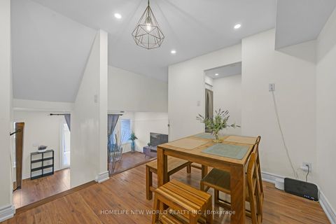 Photo 7 at 38 Springfair Avenue, Aurora Village, Aurora